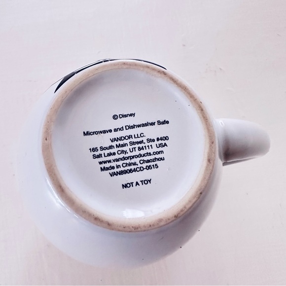 DISNEY MINNIE MOUSE 18 OZ. OVAL CERAMIC MUG - Picture 3 of 6